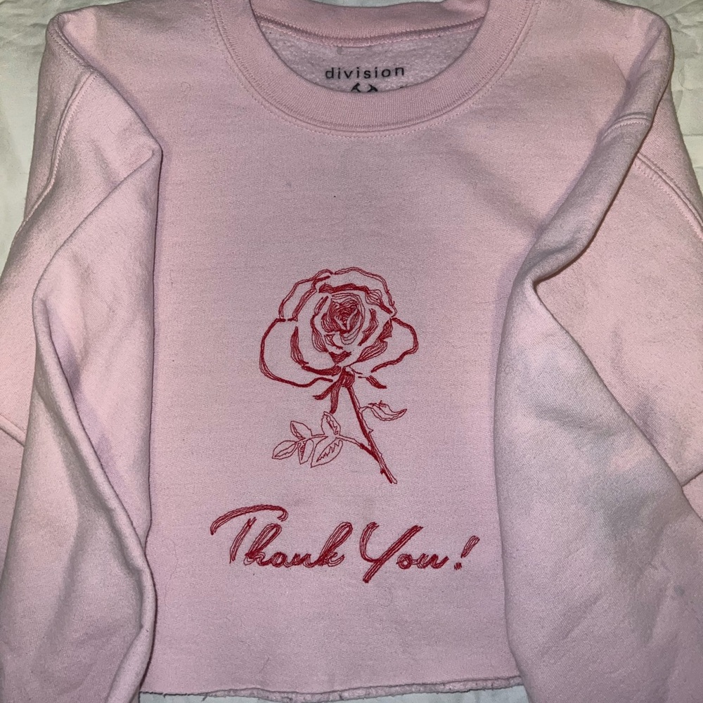 cute cropped sweater!